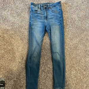 American Eagle Skinny Jeans - Size 6
